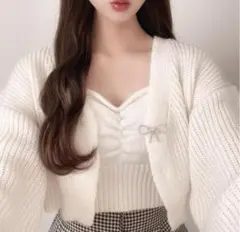 リボンブローチ付きカーディガン×ビスチェニットアンサンブル