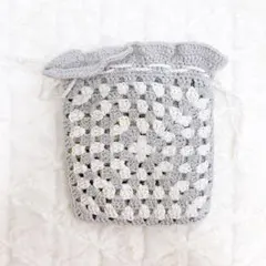 【ハンドメイド】グラニースクエア　巾着ポーチ　グレー&ホワイト