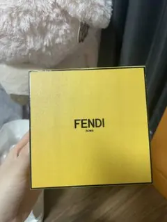 FENDI ロゴ入り ピンクゴールドバングル