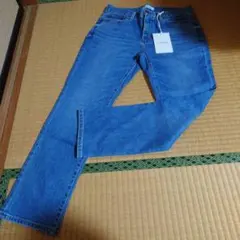 新品タグ【23区DENIM ボーイフィットデニムパンツ 38　定価16940円】のサムネイル