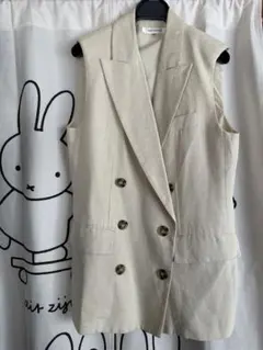 マウジー　ベージュ　ジレ　1