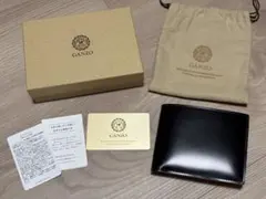 GANZO 小銭入れ付き二つ折り財布 コードバン ブラックのサムネイル