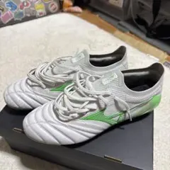 モレリアネオ4 β JAPANの限定カラー（白×緑）26cm