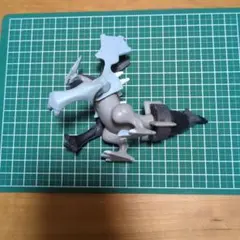 ポケモン　ゼクロム フィギュア