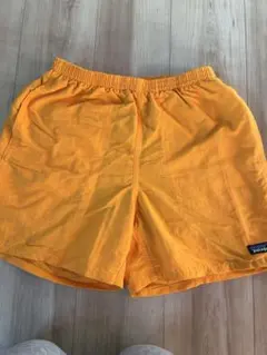 patagonia オレンジ ショートパンツ