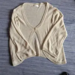 クリーム色 Vネックカーディガン