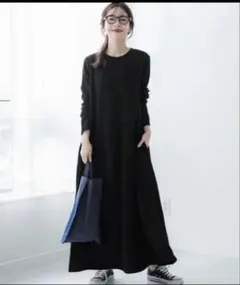 美品！ coca Aラインフレアワンピース ブラック M エンボス