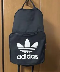 adidas リュック 黒