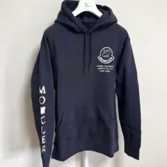 ［極美品］モンクレール　バックプリント　パーカー　ブラック　L MONCLER モンクレール パーカー フーディー ロゴ 黒 白 ブラック