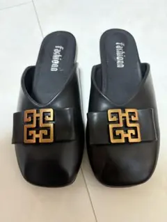 ブラックフラットサンダル