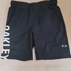 Oakley ブラック ショートパンツ