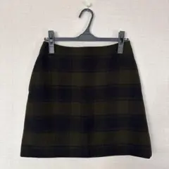 UNIQLO オリーブグリーンとネイビーのタイトスカート