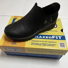 SKECHERS RELAXED FIT ブラックスリッポン