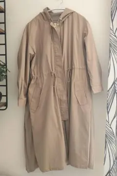 スプリングコート　フード付き　後ろプリーツ　トレンチ　ベージュ　Ｌ