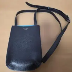 ペッレモルビダ　ブラックレザー スマホショルダーバッグ