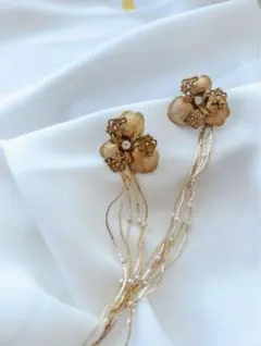 flua pansy lace イヤリング パールチェーンタッセルのサムネイル