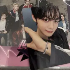 zb1 キムギュビン　ICONIK トレカ