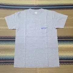 VELVA SHEEN ポケット付きロゴプリントＴシャツ　Ｍサイズのサムネイル
