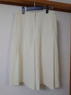 クリーム色 キュロットスカート