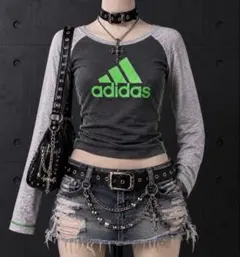 adidas ロンT ロゴ Y2K ラグラン 平成ギャル 海外ガールのサムネイル