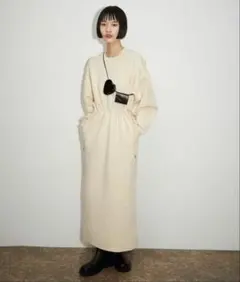 アダムエロペ フォルムニットワンピース オフホワイト