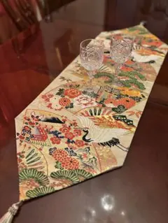 3059豪華な花嫁衣装の丸帯から作ったテーブルセンター／ランナー　お正月に