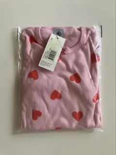 新品　PETIT BATEAU ハート柄 パジャマ 6ans 116cmのサムネイル