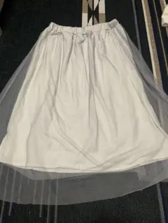 グレー　白　チュールスカート　裏地あり　膝下丈