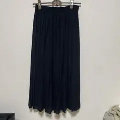 UNIQLOブラック プリーツロングスカートのサムネイル