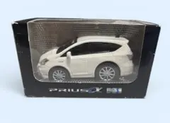 02 トヨタ プリウスα ホワイトのサムネイル