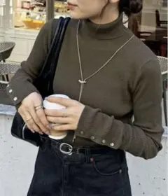 【新品未使用】Discoatリブ袖口ボタンタートル/モスグリーン