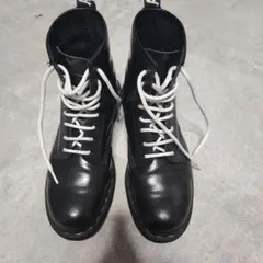 Dr.Martens8ホールホワイトステッチ28
