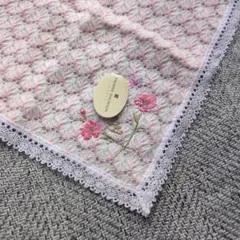 新品　Pierre Balmain　花の刺繍タオルハンカチ