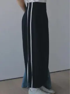 MANOF SIDE LINE SKIRT ネイビー