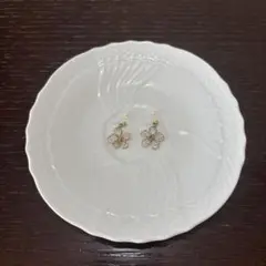 花形ゴールドイヤリング　（ノンホール樹脂イヤリング）