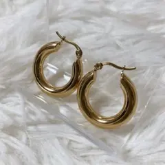 【新品】フープピアス 25mm ゴールド 大人かわいい シンプル カジュアル