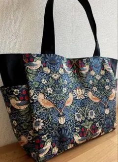 ハンドメイド　トートバッグ　サイドポケット ウィリアムモリス　いちご泥棒