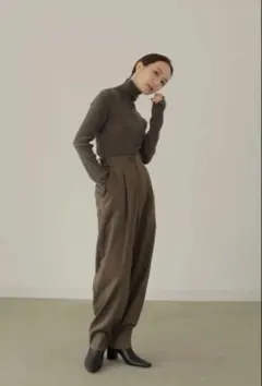 COS バレルレッグパンツ 新品タグ付き ダークブラウン EUR38 - メルカリ