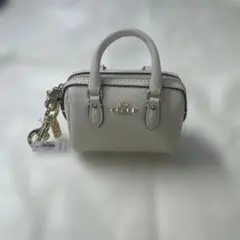 COACH ホワイトレザー ミニバッグ キーホルダー