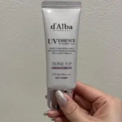 d'Alba UV Essence Waterfullトーンアップサンクリーム