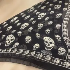 極美品　アレキサンダーマックイーン　スカーフ　シルク　スカル　ボタニカル　レア 極美品 アレキサンダーマックイーン スカーフ シルク スカル