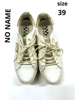 ゴールド スニーカー