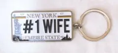 NY ニューヨーク ナンバープレート キーホルダー #1 WIFE キーリング