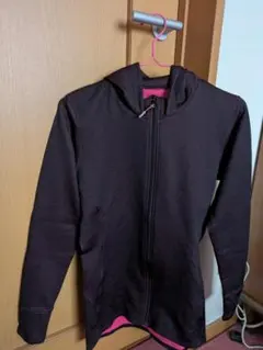 アンダーアーマーパーカー