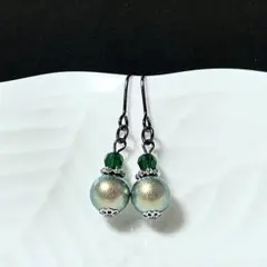 ビーズピアス・イヤリング⭐︎グリーンパール・ブラック