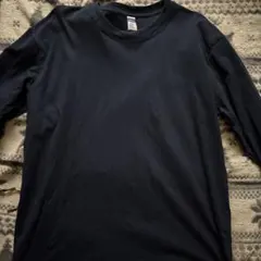 黒い長袖シャツ コットン素材