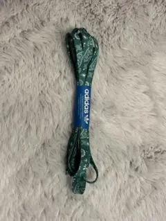 adidas 緑色パターンシューレース