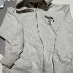 Stussy グレー ジップアップパーカー