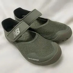 ニューバランス　サンダル19センチ