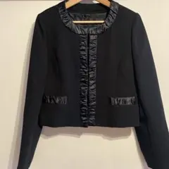 ノーカラーフリルジャケット 黒